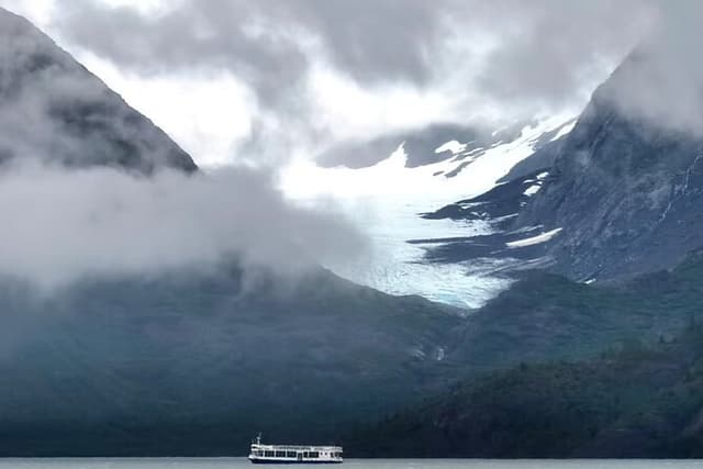 Whittier Cruise Shuttle Tour with Multiple Stops