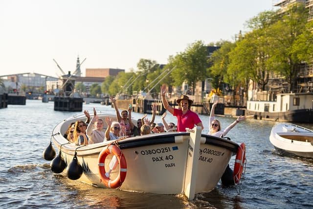 Amsterdam All-Inclusive 90-Minutes Canal Cruise by Captain Jack