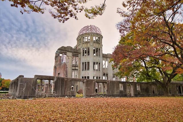 Hiroshima and Miyajima Private Day Tour from Kyoto/Osaka
