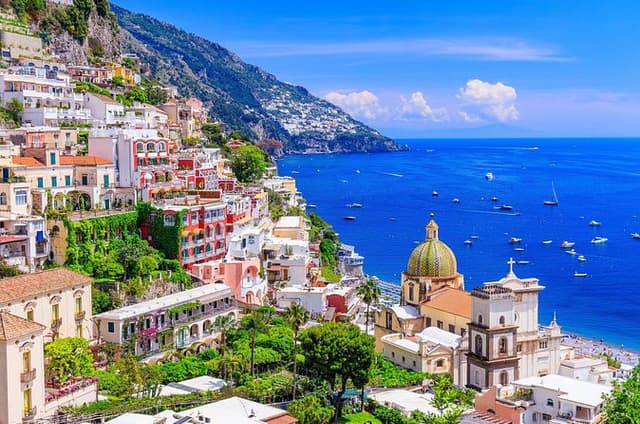 Private Shore Tour: Between History and Beauty from Naples