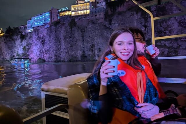 Tbilisi:Evening Walking & Talking Tour with Wine & Boat Ride