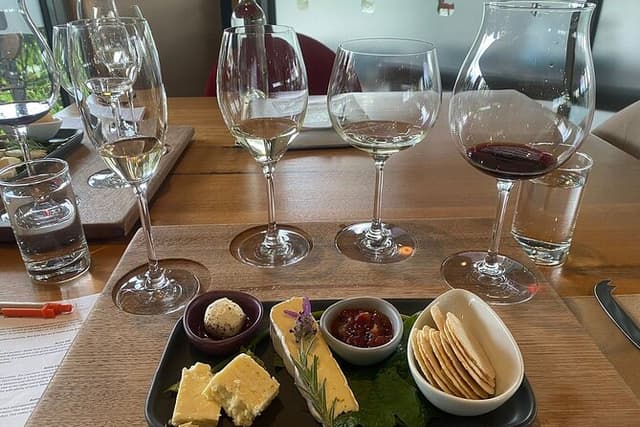 Signature Saturday Wine Tour