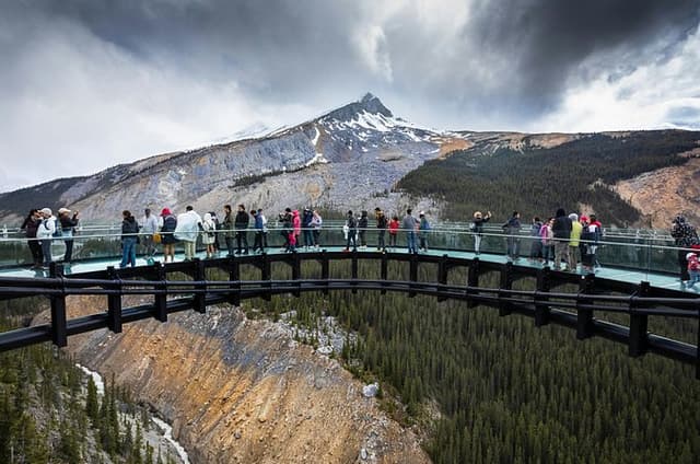 Shuttle from Calgary Canmore Banff to Columbia Icefield