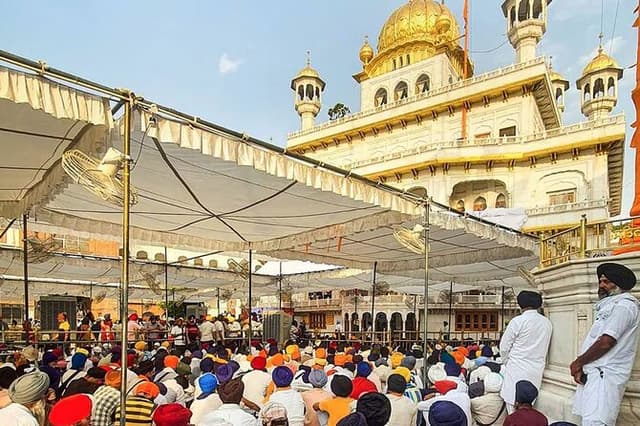 Day Trip of Amritsar (Golden Temple, Jallianwala Bagh, Wagah)