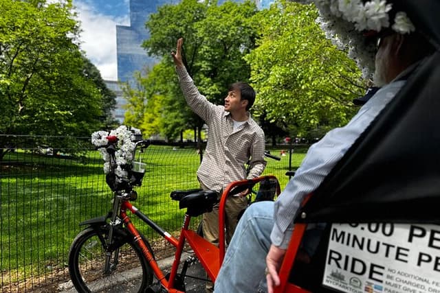 First Class Central Park Tour – Iconic Views & VIP Photo Moments