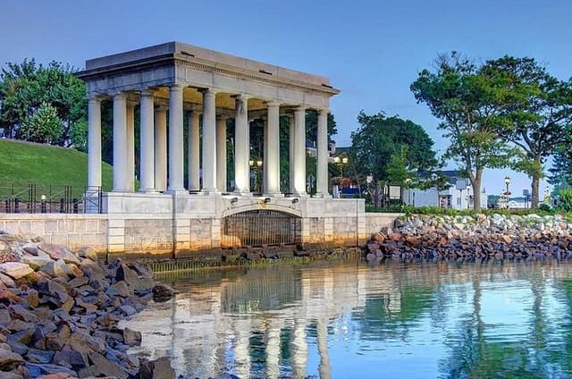Narrated Plymouth History Tour
