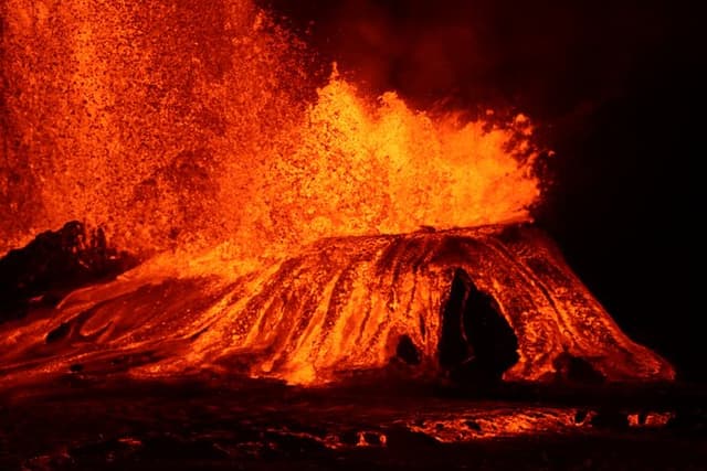 Private Guide Meet In Hawaii Volcanoes National Park