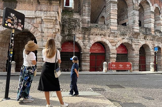 Verona City Highlights Private Guided Tour for Kids and Families