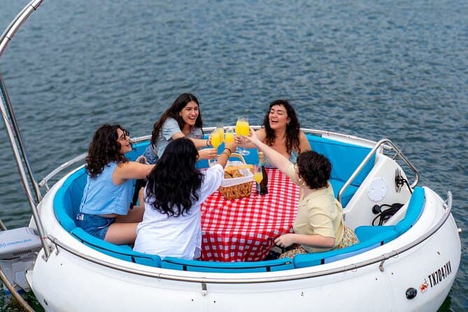 Best Devil's Cove Boat Party Options in Austin
