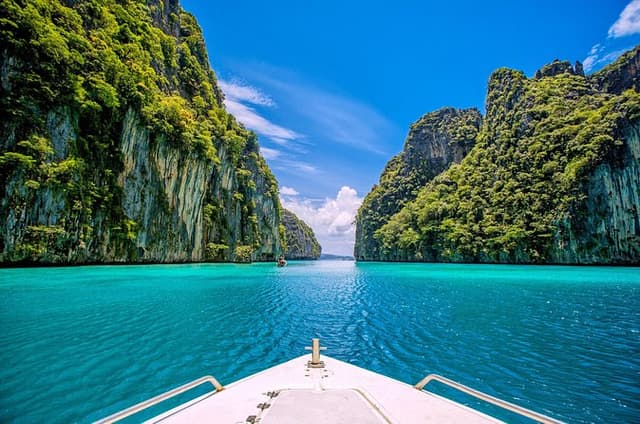 Phi Phi Islands Sunrise Snorkeling by Speedboat From Koh Phi Phi