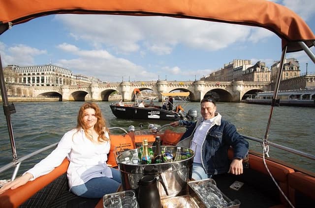 Top Private Cruises in Paris with French Champagne and surprises