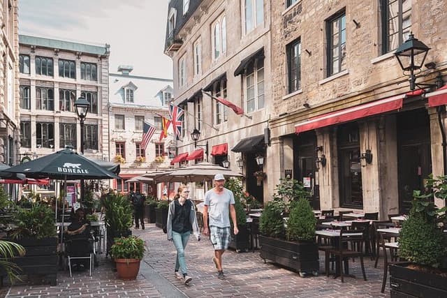 Walking tour of Old Montreal - 16/42 Tours