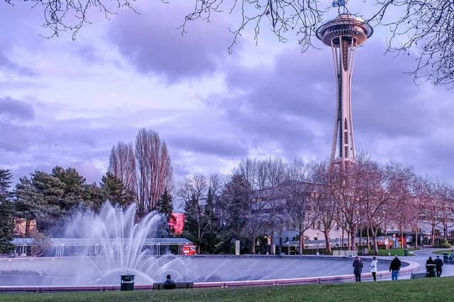 Seattle Space Needle: Time Travel Puzzle Quest