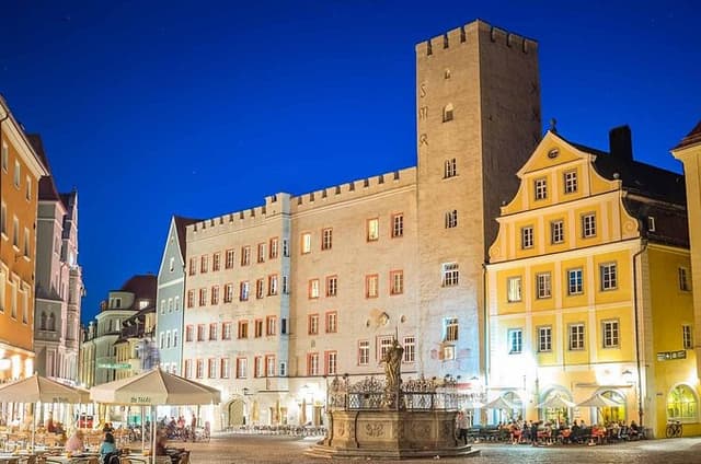 Regensburg Walking Tour in English - Stories and Hidden Corners
