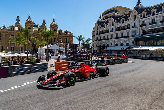 Private French Riviera tour with local Guide: Nice-Eze-Monaco F1