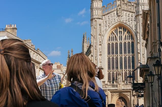 Bath: History & Highlights Shared Walking Tour for 2-8 people