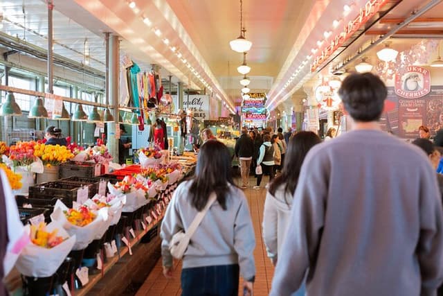 Pike Place Market: Original Food Tour - Tips Included!