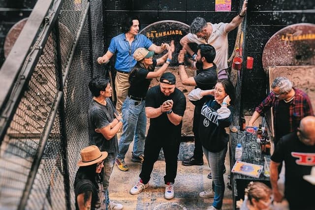 Tour Nocturno de Tejo y Salsa en Bogotá