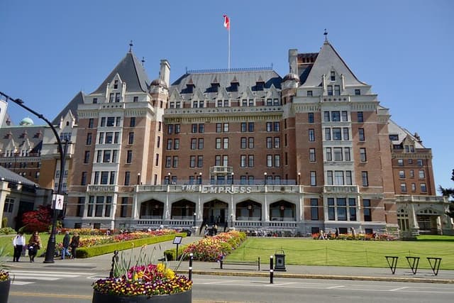 Victoria Private Tour Visiting the City and Butchart Gardens