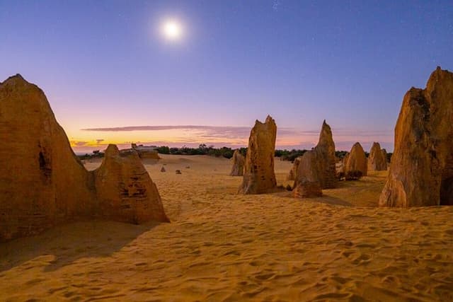 Pinnacles Desert Sunset Stargazing Adventure Tour from Perth