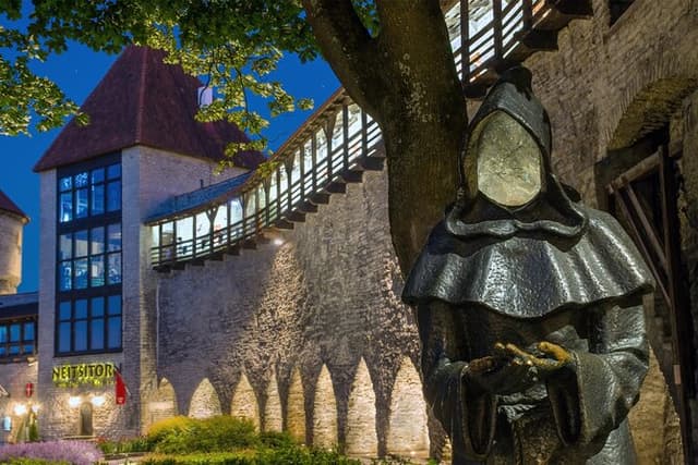 Guided Old Town Tallinn Historical Walking Tour