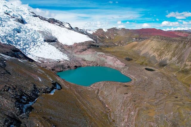 Ausangate Glaciers and Colourful Lagoons Tour - short walk