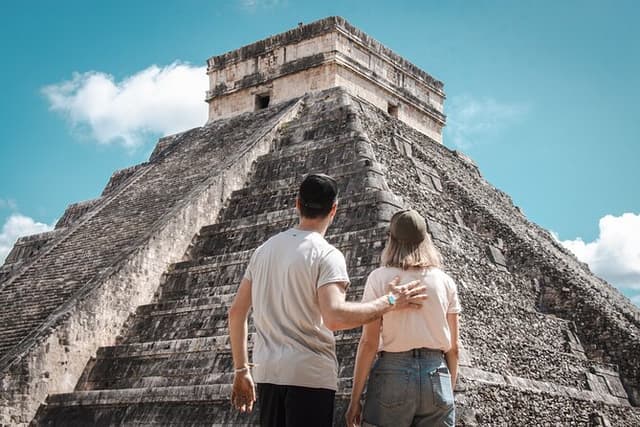 Private Chichen Itza Early Morning Archaeological Tour