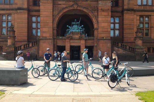 Ultimate Glasgow Highlights Bike or e-bike Tour with Great Route