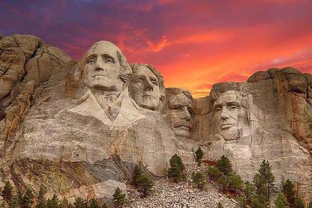 Twilight Tour: Custer State Park & Mt Rushmore Lighting Ceremony