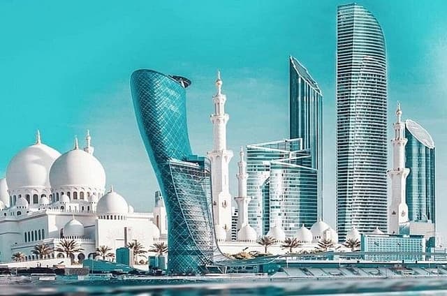 Abu Dhabi Top 15 Must-See Attractions with Grand Mosque and Souks