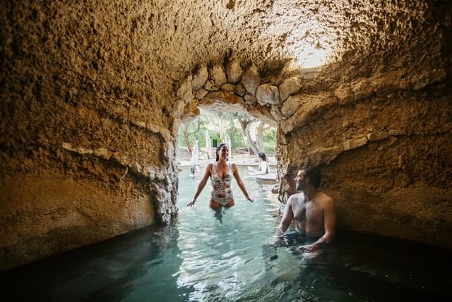 Peninsula Hot Springs Spa Experience and Express Transfer Shuttle