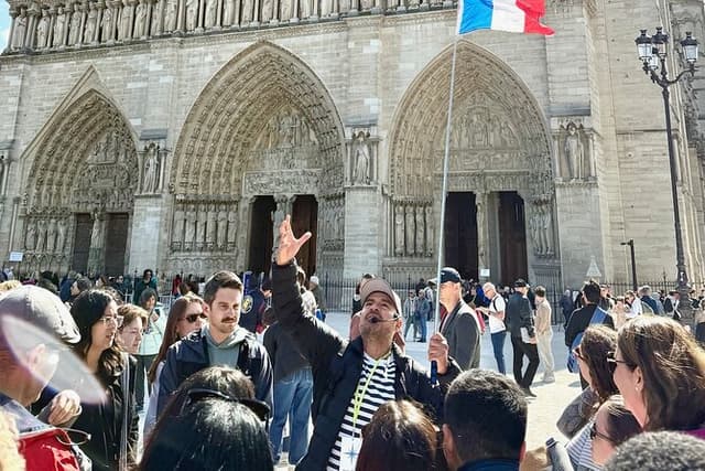 Paris City Center Free Walking Tour (Tip-Based)