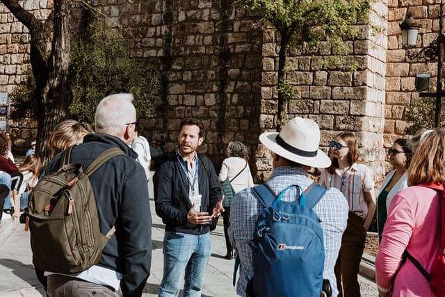Seville Former Jewish Quarter Walking Tour: Santa Cruz