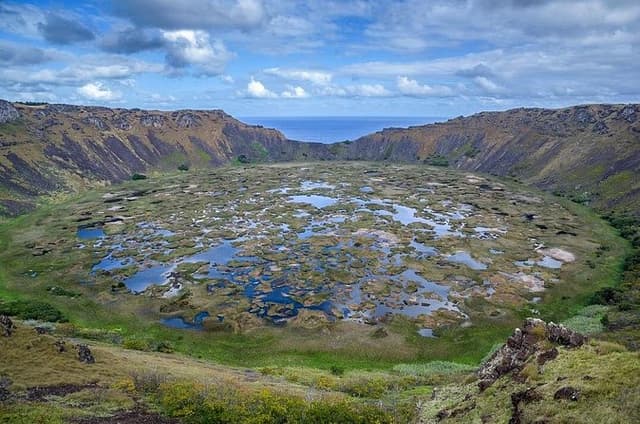 Tour Full Day The Birdman Quest: Orongo y Volcán Rano Kau