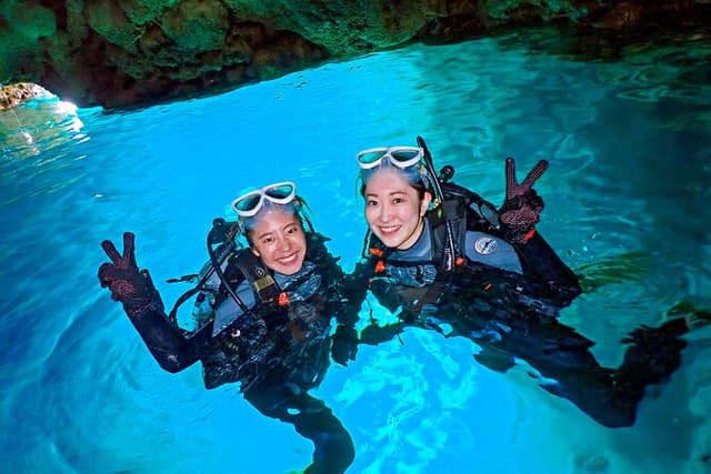Blue Cave Introductory Dive–Private Guide, Boat Tour&Free Photos