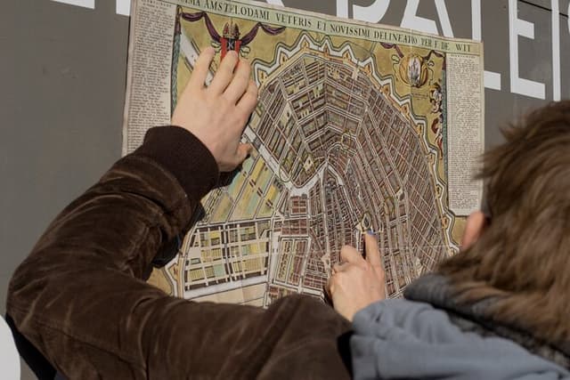 Amsterdam Walking Tour: Urban Legends & History with local guide