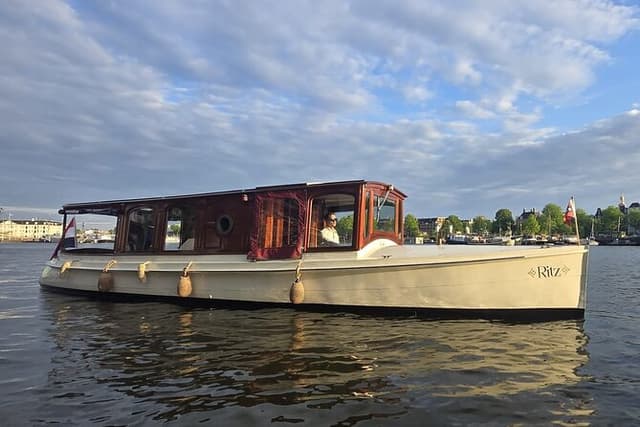 Private Boat Tour in Amsterdam with welcome drink