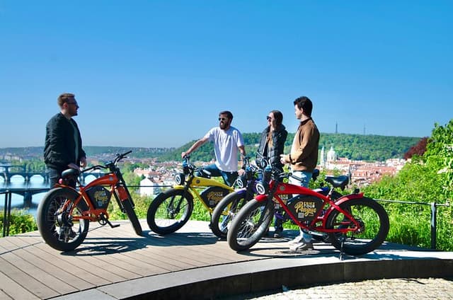 Grand City Tour on CAFE-RACER Ebike