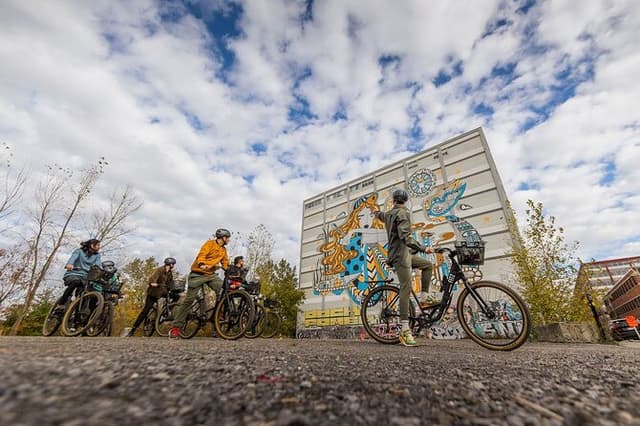 Bike / E-bike tour : Plateau, Mile-End, Jean-Talon Market by Fitz