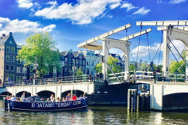 Amsterdam Canal Cruise with Live Guide - Red Light District
