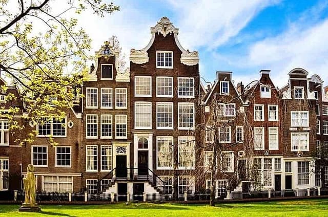 Amsterdam Private Tour: Main Highlights & Hidden Gems in 3 Hours