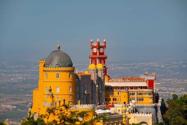 Lisbon: Sintra Half-Day Guided Tour with Pena Palace Tickets