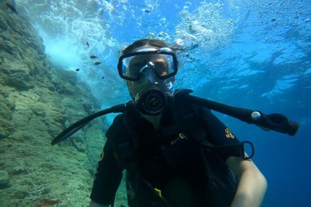 Diving in the Calanque Saint-Barthélemy
