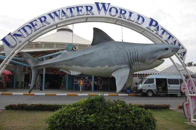 Underwater World Pattaya Tickets with Optional Hotel Transfer