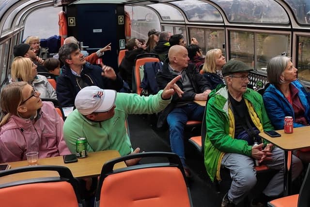 Amsterdam Classic Canal Cruise with Live Guide
