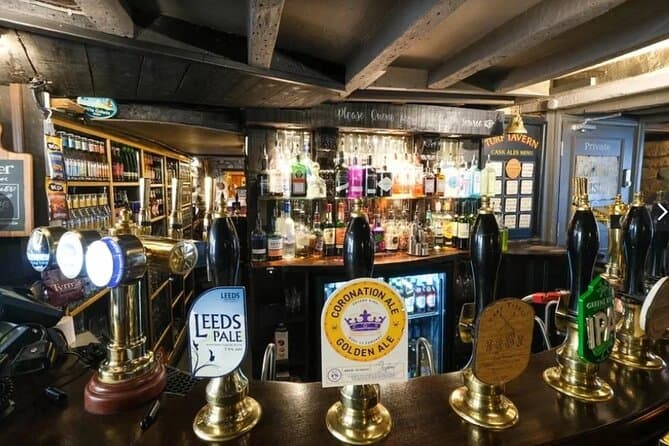 Authentic Oxford Historic Pubs Walking Tour Experience