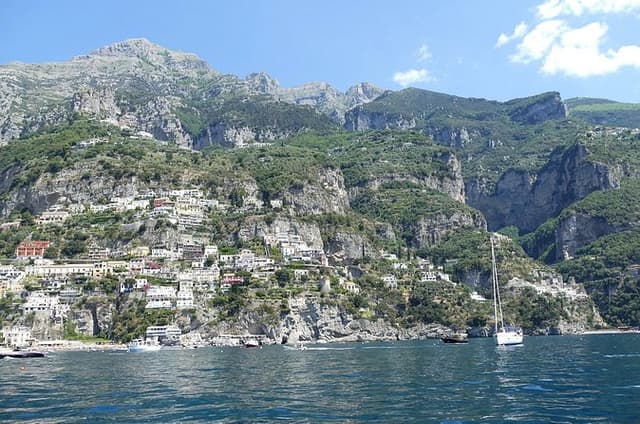 Positano Essentials: From Village Streets to Ancient Treasures