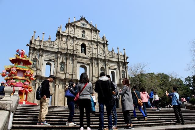 From Hong Kong: Macau Group Tour with Turbojet and Simple Lunch