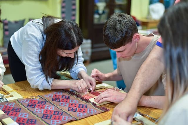 Learn Shulal Carpet Making at Telik Handmade in Ijevan