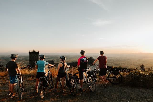 Cortona - Sunset eBike Ride Around the Village + Pizza Tasting